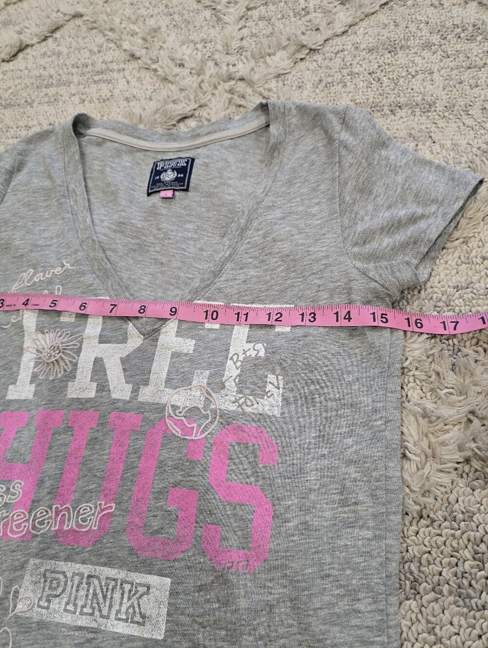 Vintage Y2K VS PINK Free Hugs T-Shirt Womens Size Small Flower Child Graphic Tee - Picture 8 of 11